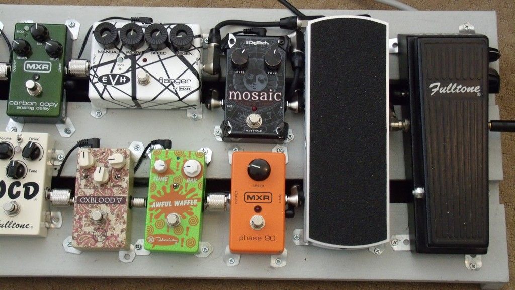 Pedalboard%203.26.17a_zpshbwif3ir.jpg