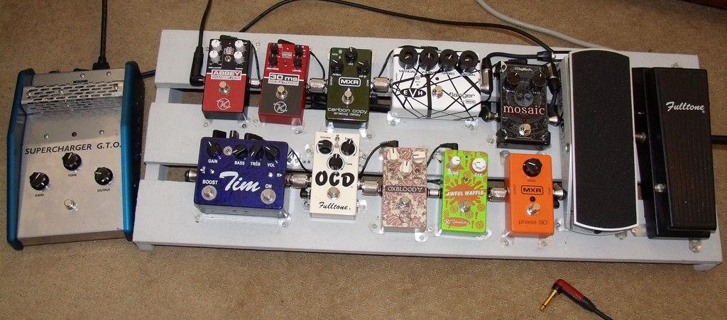 Pedalboard%203.26.17c_zpsq9zyqgqk.jpg
