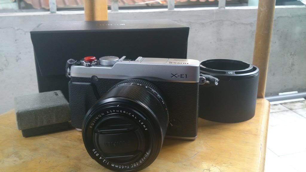 Cần bán body Fujifilm X-E1 kit và flash PhuQuangKts