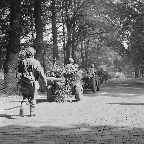 The_British_Airborne_Division_at_Arnhem_and_Oosterbeek_in_Holland_BU1091_zps6038ad58.jpg
